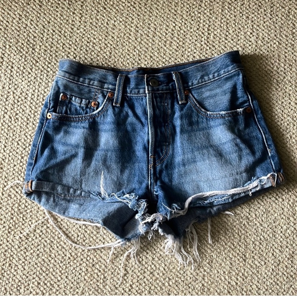 Levis Cutoff Shorts